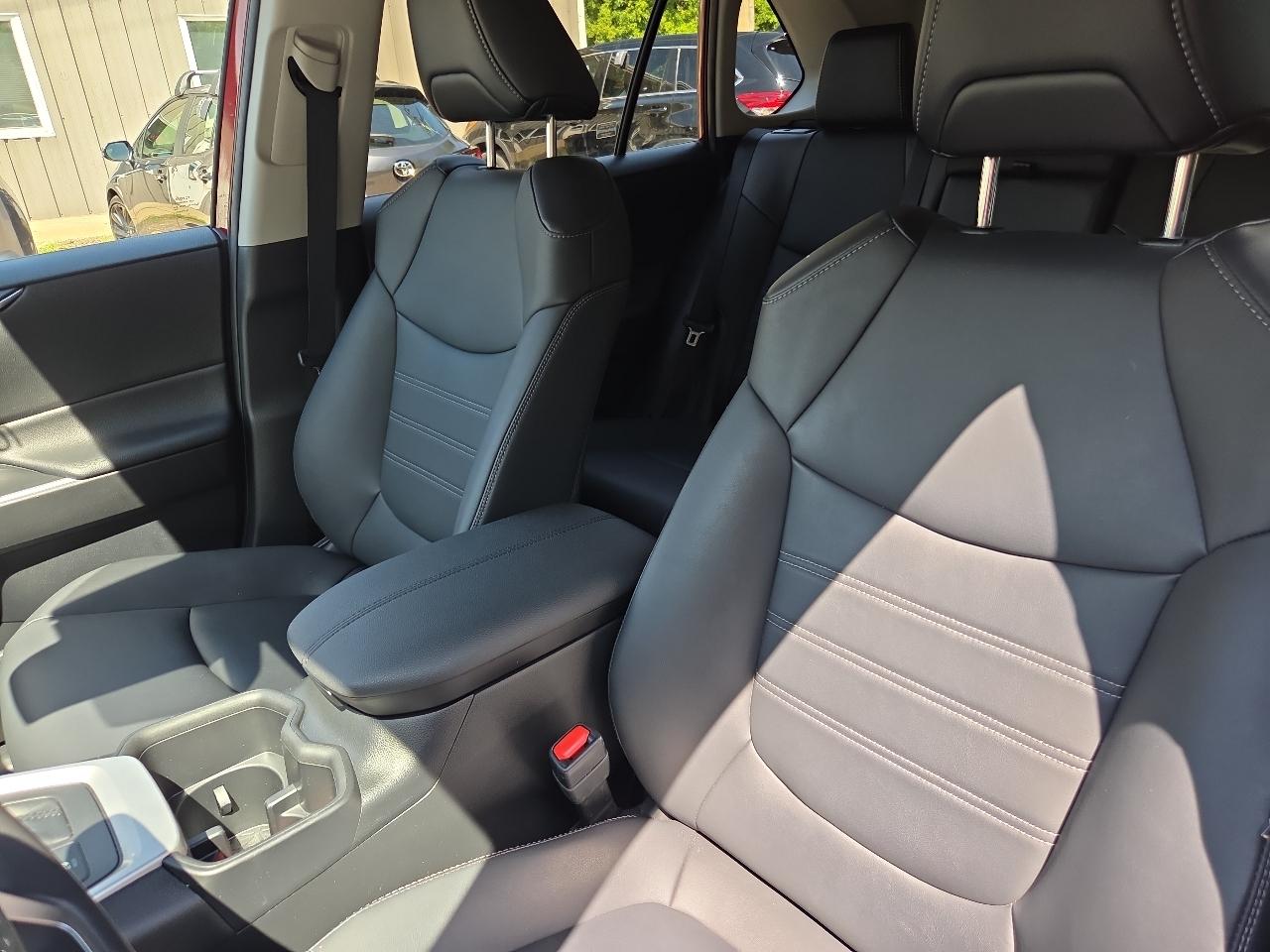 Toyota RAV4 Hybrid XLE Premium AWD (Natl) 2022