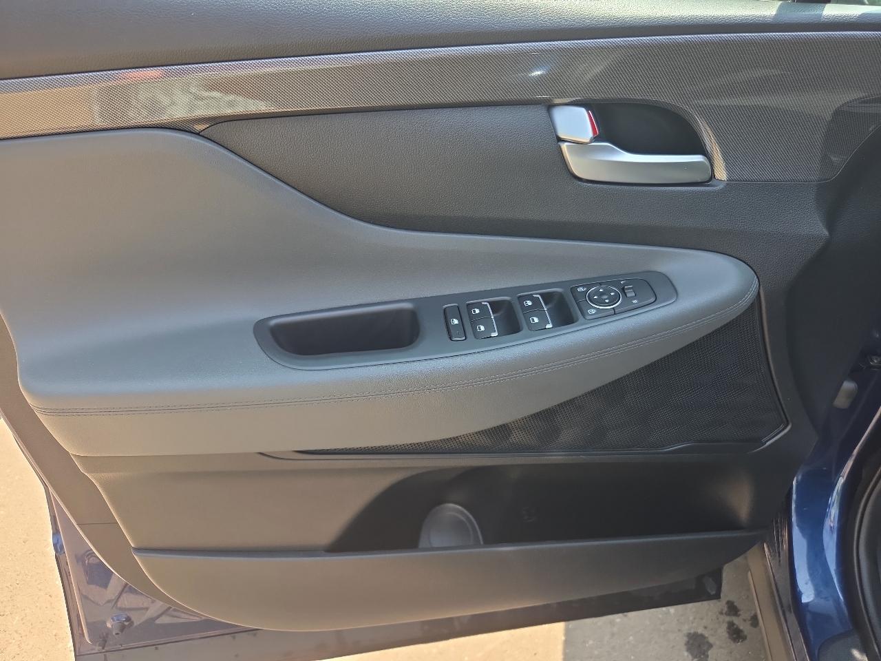 Hyundai Santa Fe SE AWD 2021
