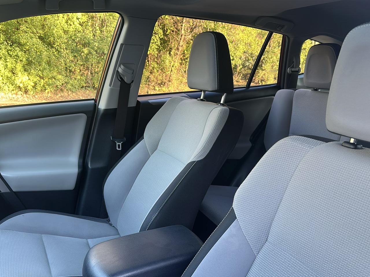 Toyota RAV4 XLE AWD (Natl) 2018