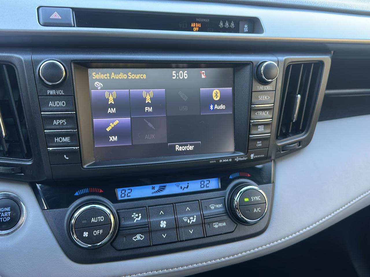 Toyota RAV4 XLE AWD (Natl) 2018