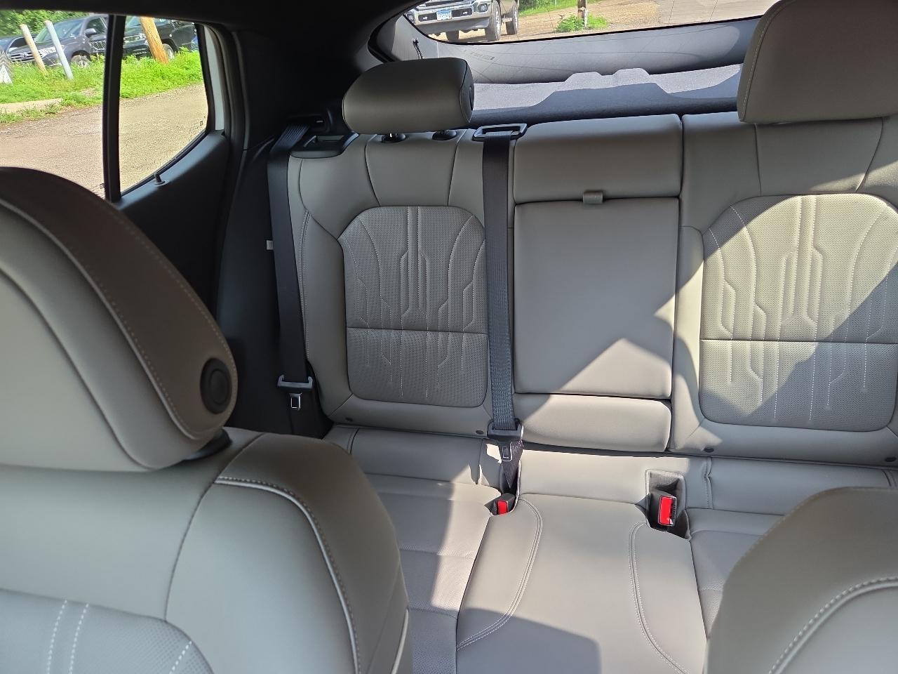 Buick Envista FWD 4dr Avenir 2025