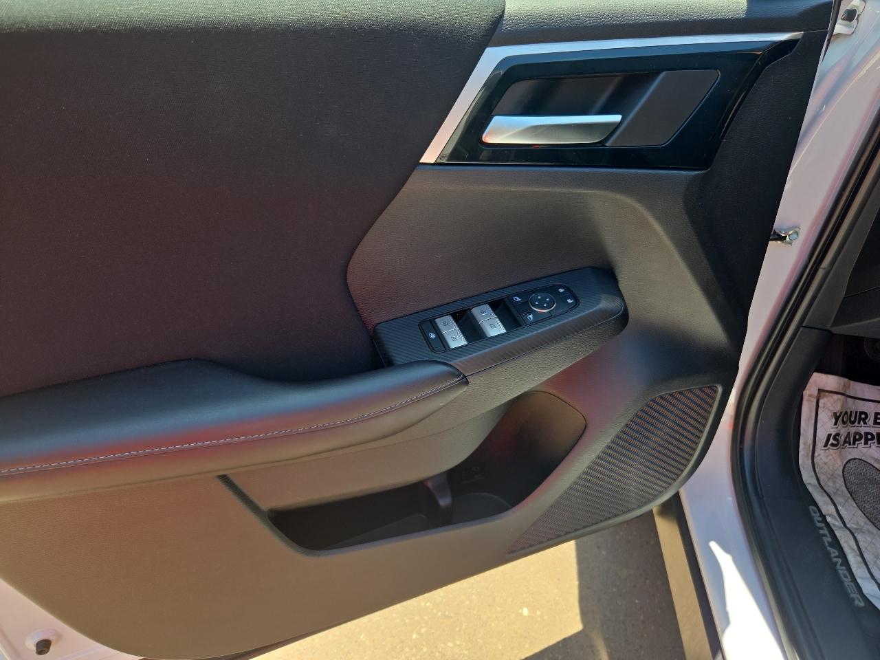 Mitsubishi Outlander ES S-AWC 2022