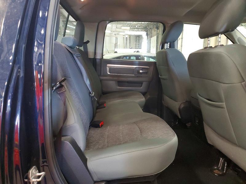 RAM 1500 4WD Crew Cab 140.5" Big Horn 2016
