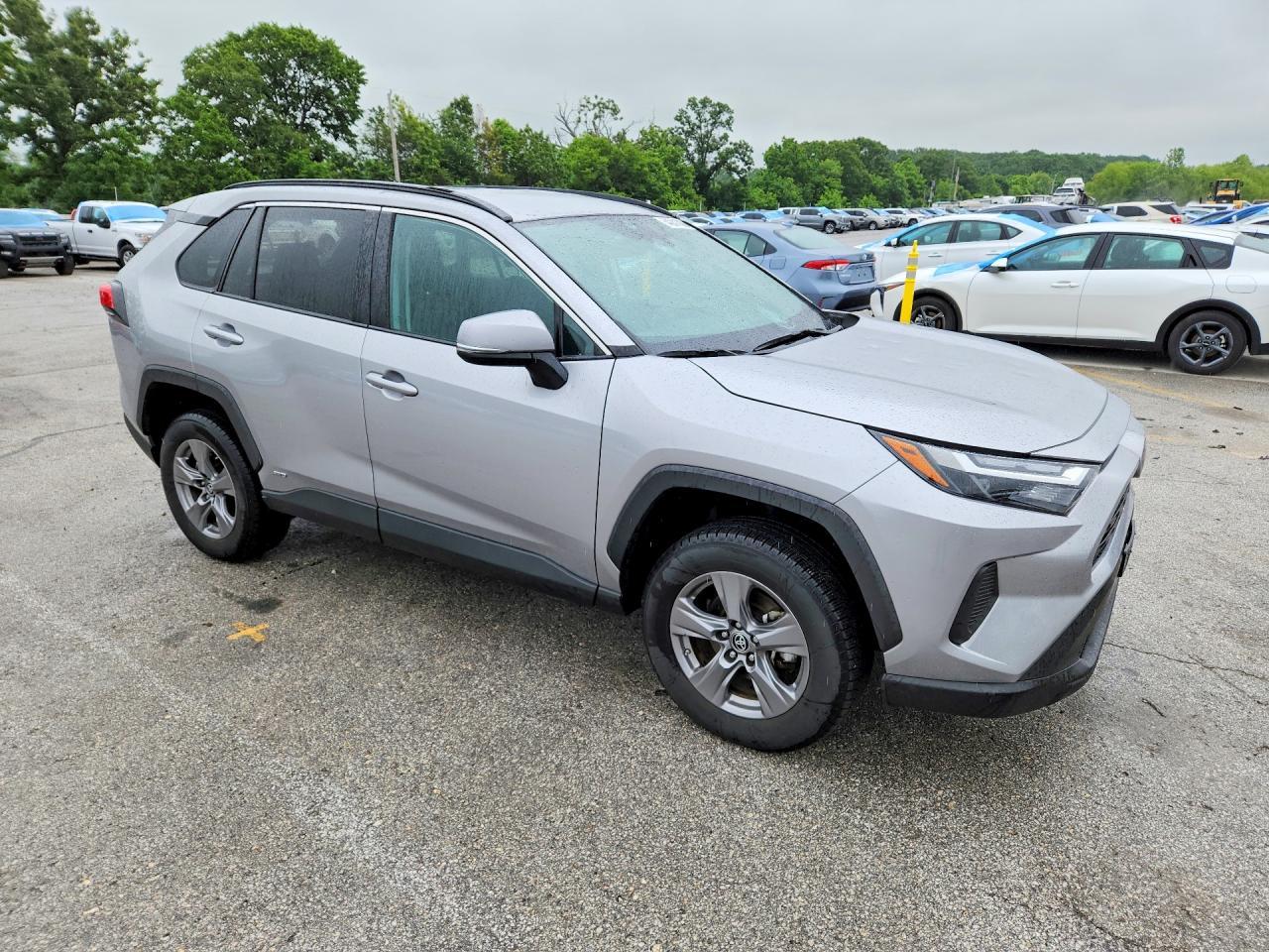 Toyota RAV4 Hybrid LE AWD (Natl) 2023