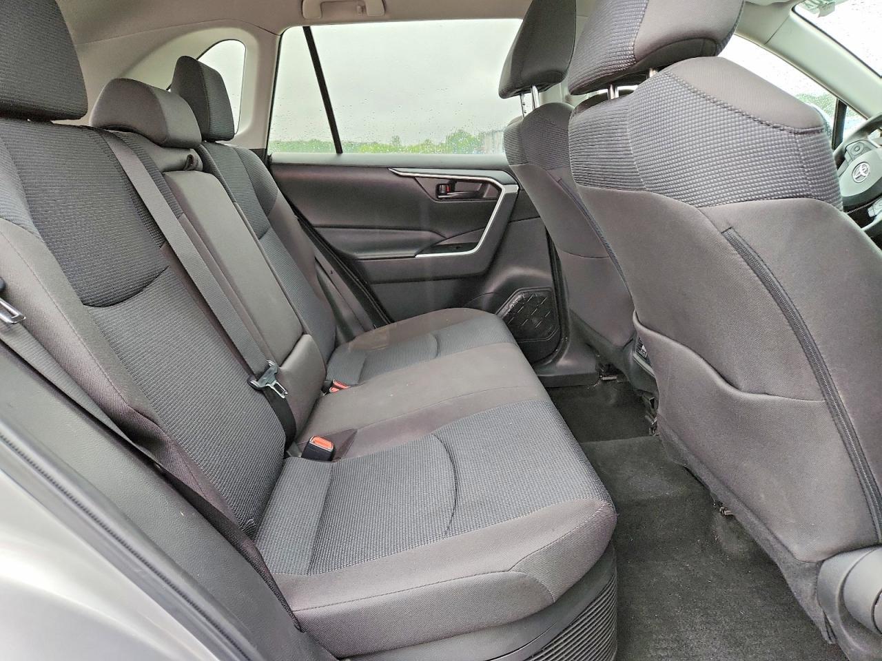 Toyota RAV4 Hybrid LE AWD (Natl) 2023