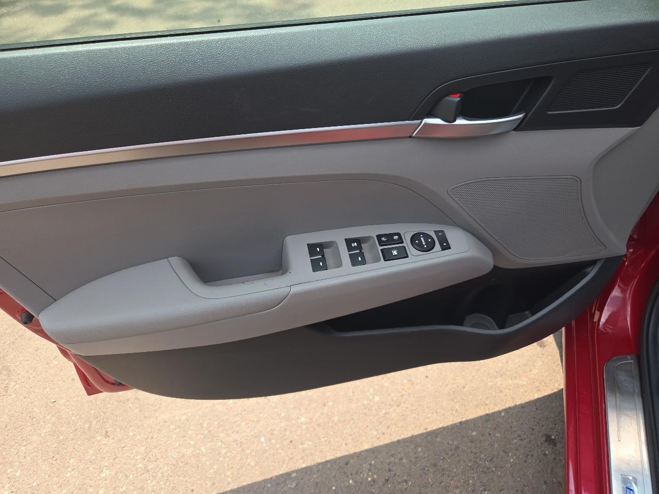 Hyundai Elantra SE IVT 2020