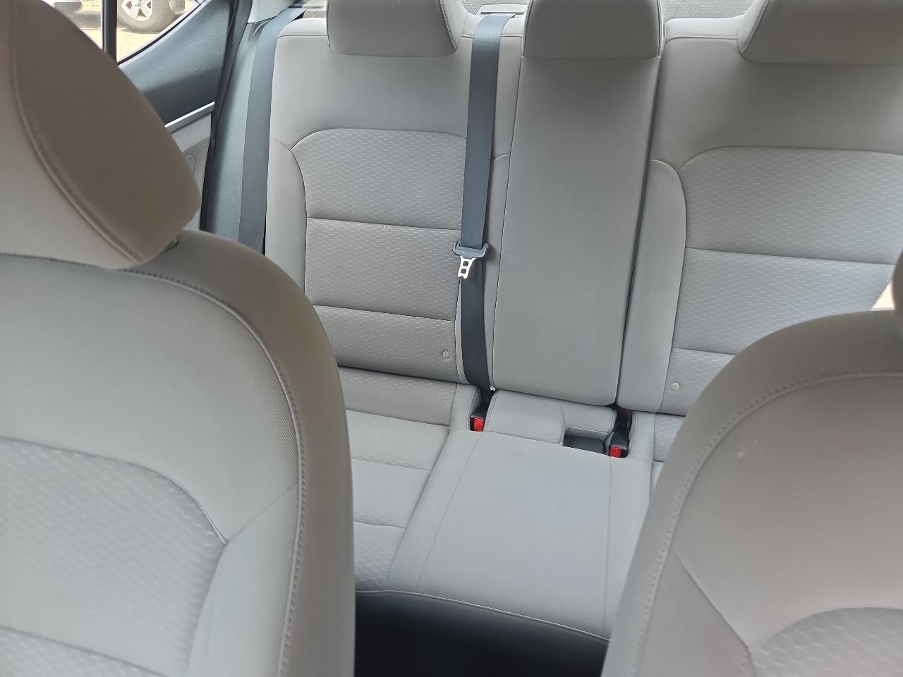 Hyundai Elantra SE IVT 2020
