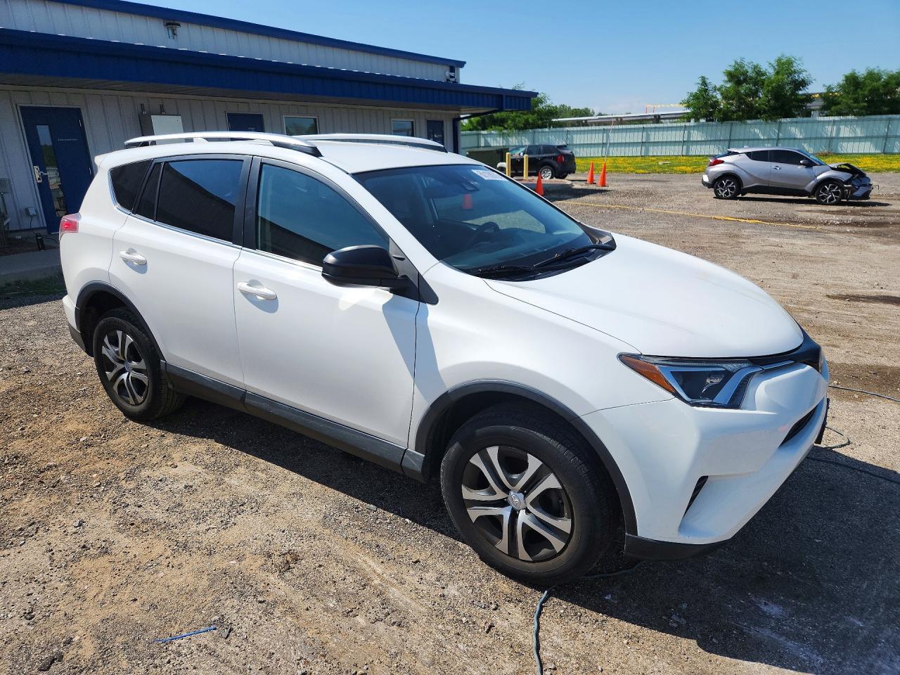 Toyota RAV4 LE FWD (Natl) 2017