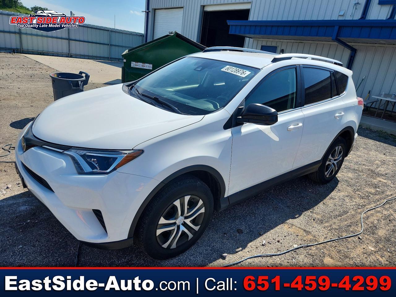 Toyota RAV4 LE FWD (Natl) 2017