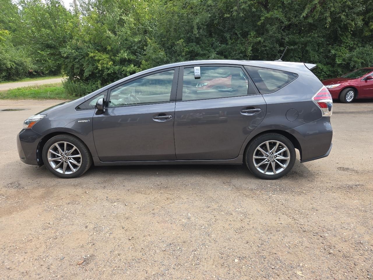 Toyota Prius V 5dr Wgn Two (Natl) 2016