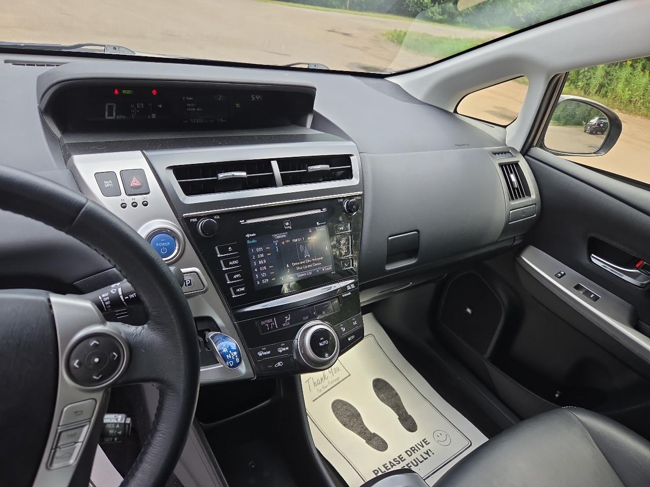 Toyota Prius V 5dr Wgn Two (Natl) 2016