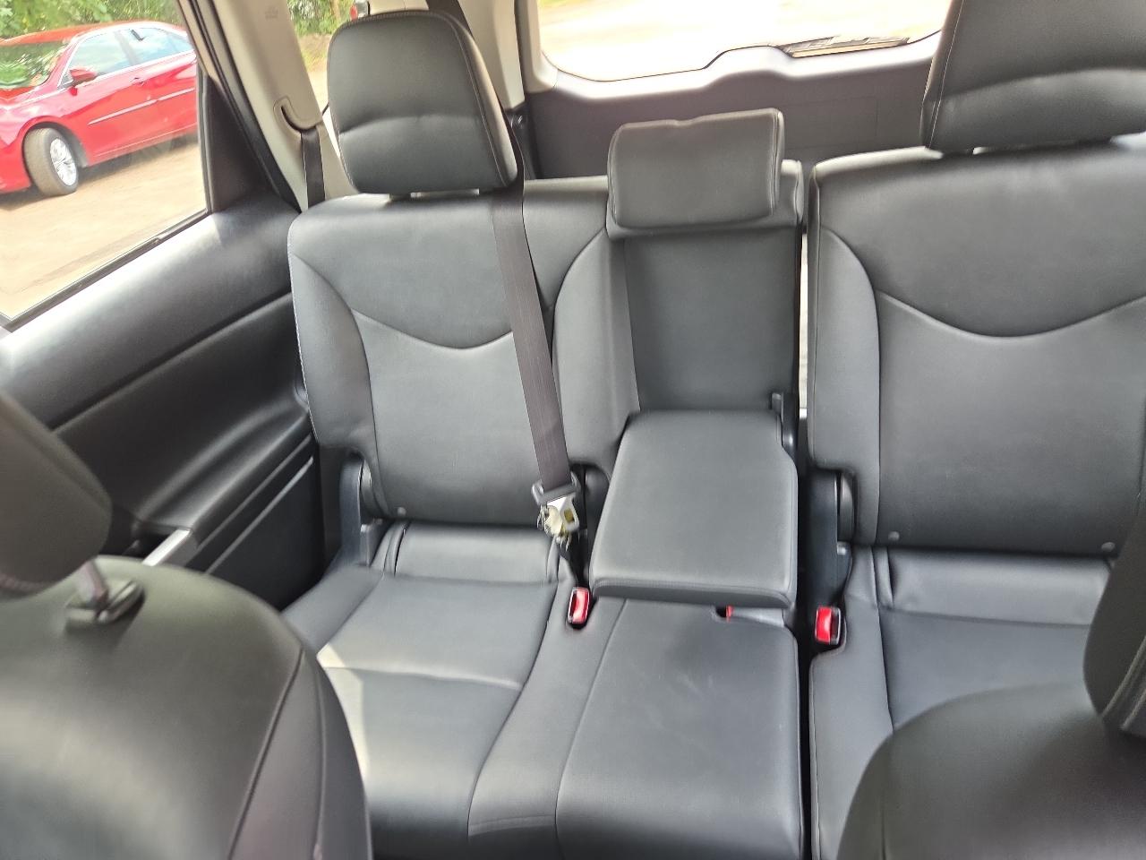 Toyota Prius V 5dr Wgn Two (Natl) 2016