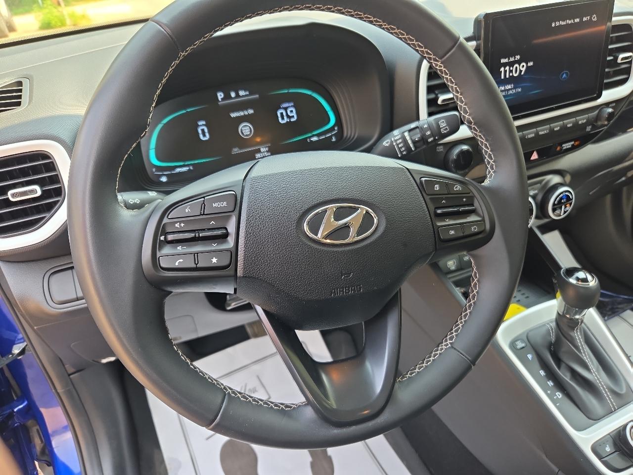 Hyundai Venue Limited IVT 2024