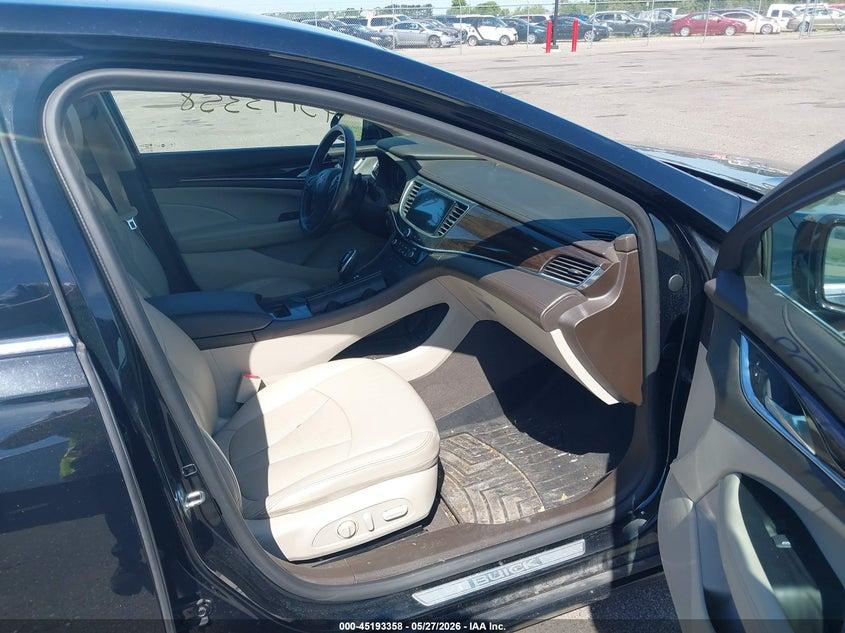 Buick LaCrosse 4dr Sdn Essence FWD 2017