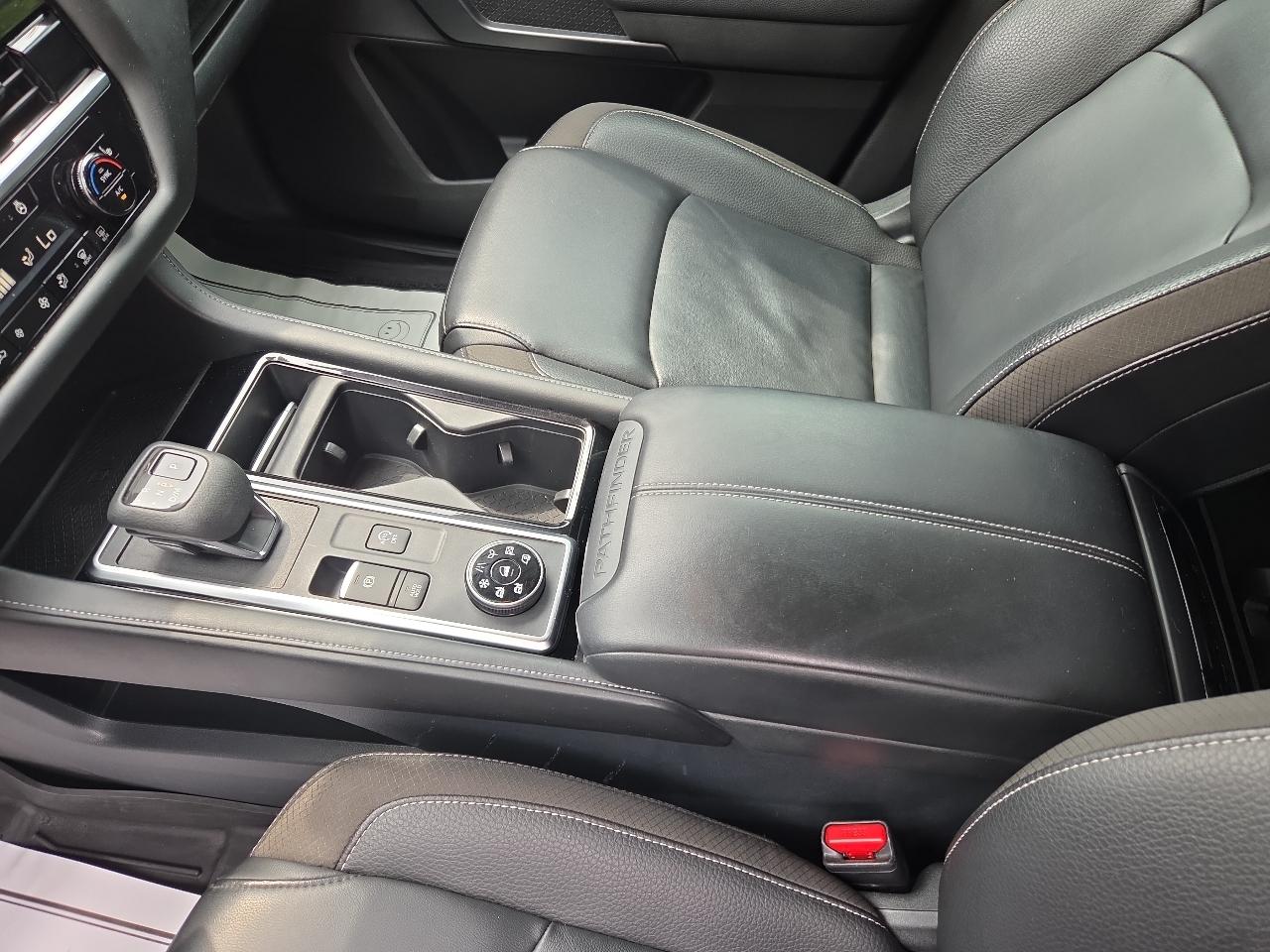 Nissan Pathfinder SL 4WD 2023