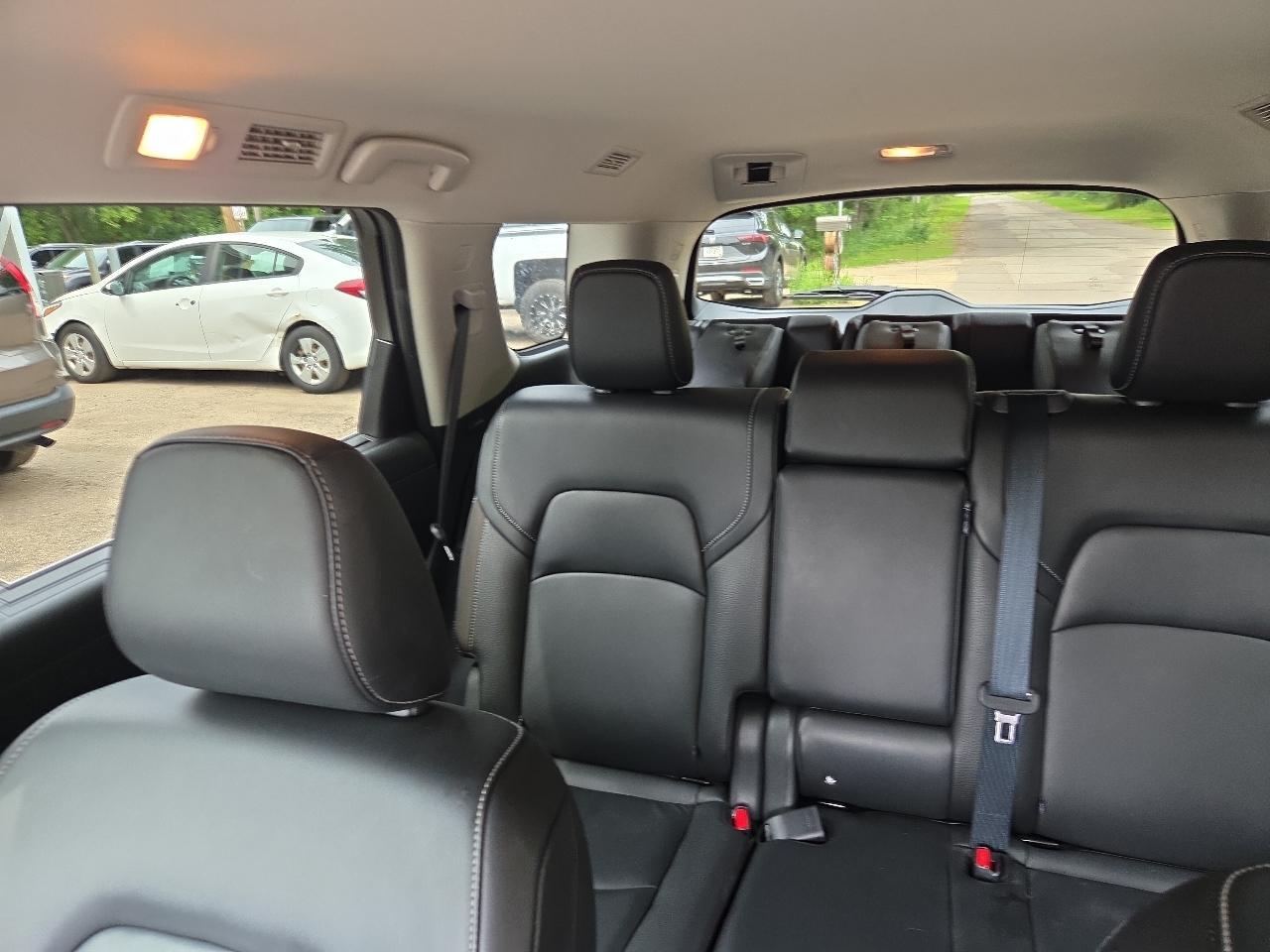 Nissan Pathfinder SL 4WD 2023