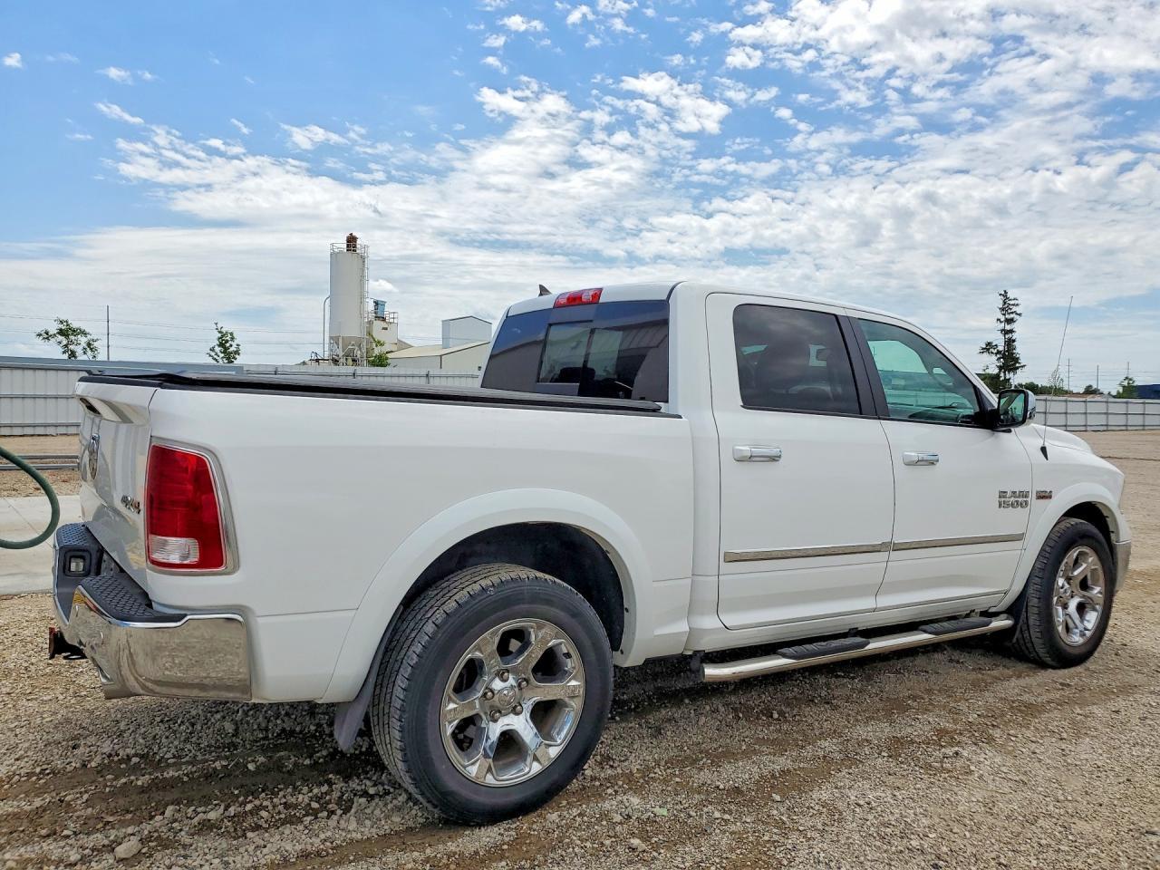 RAM 1500 Laramie 4x4 Crew Cab 5'7" Box 2018