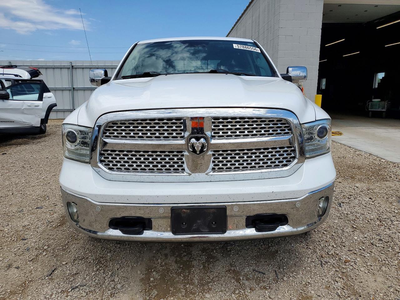 RAM 1500 Laramie 4x4 Crew Cab 5'7" Box 2018