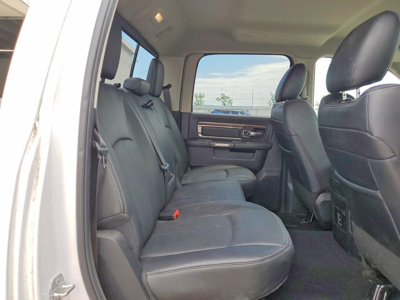 RAM 1500 Laramie 4x4 Crew Cab 5'7" Box 2018