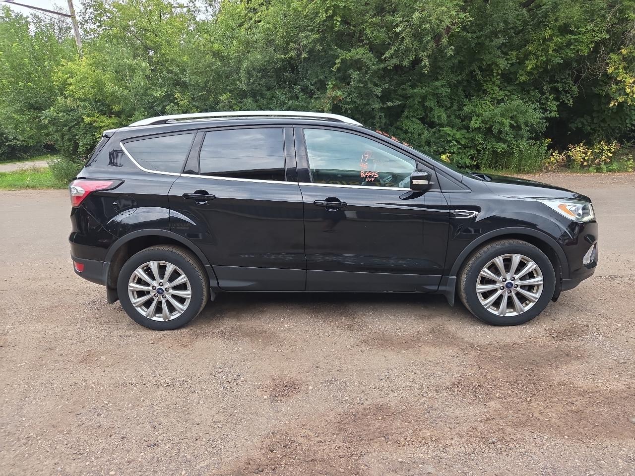 Ford Escape Titanium 4WD 2017