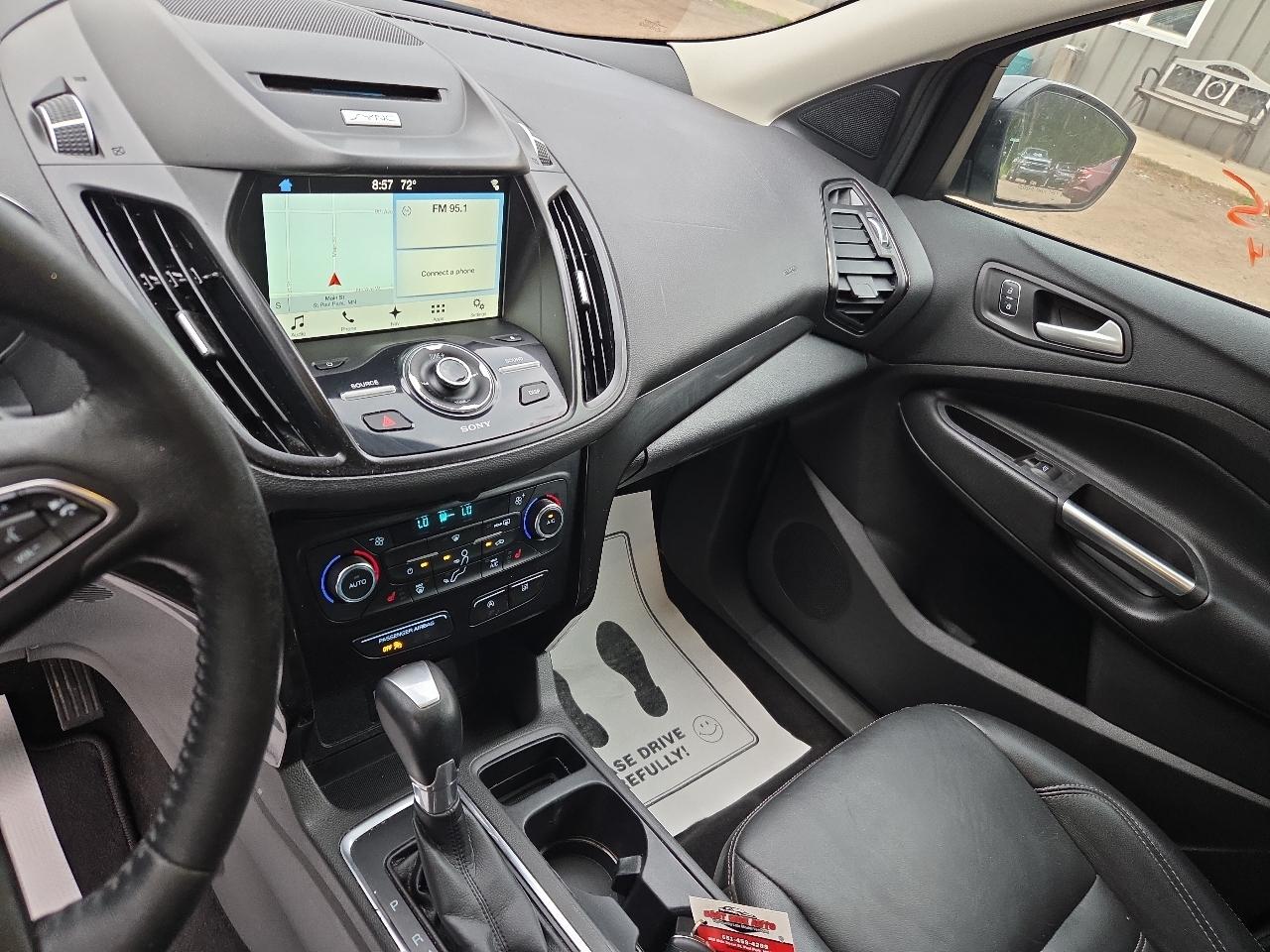 Ford Escape Titanium 4WD 2017