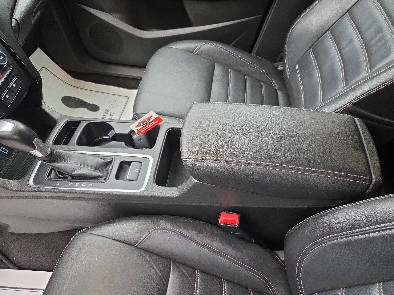 Ford Escape Titanium 4WD 2017