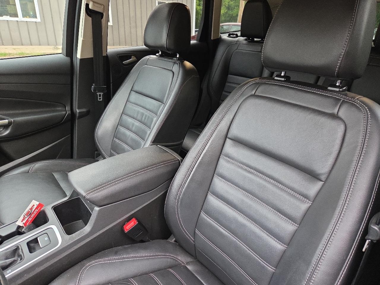 Ford Escape Titanium 4WD 2017