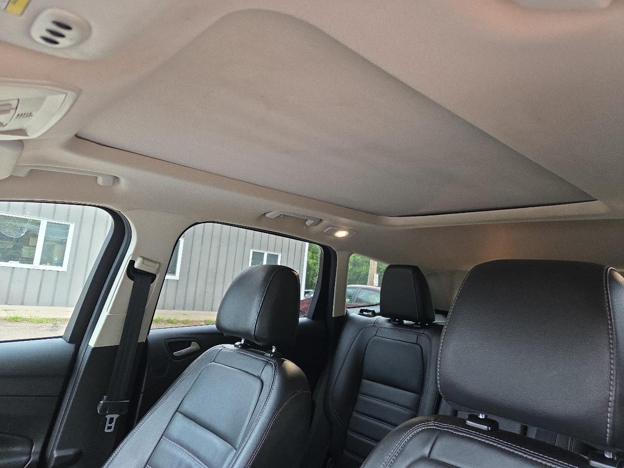 Ford Escape Titanium 4WD 2017
