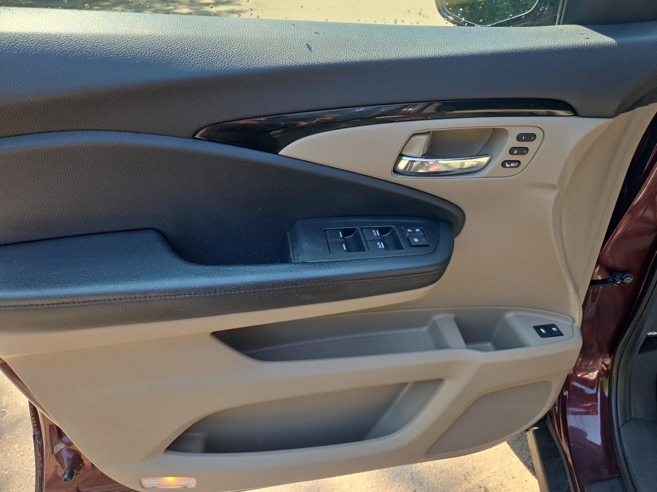 Honda Pilot AWD 4dr Touring w/RES & Navi 2016