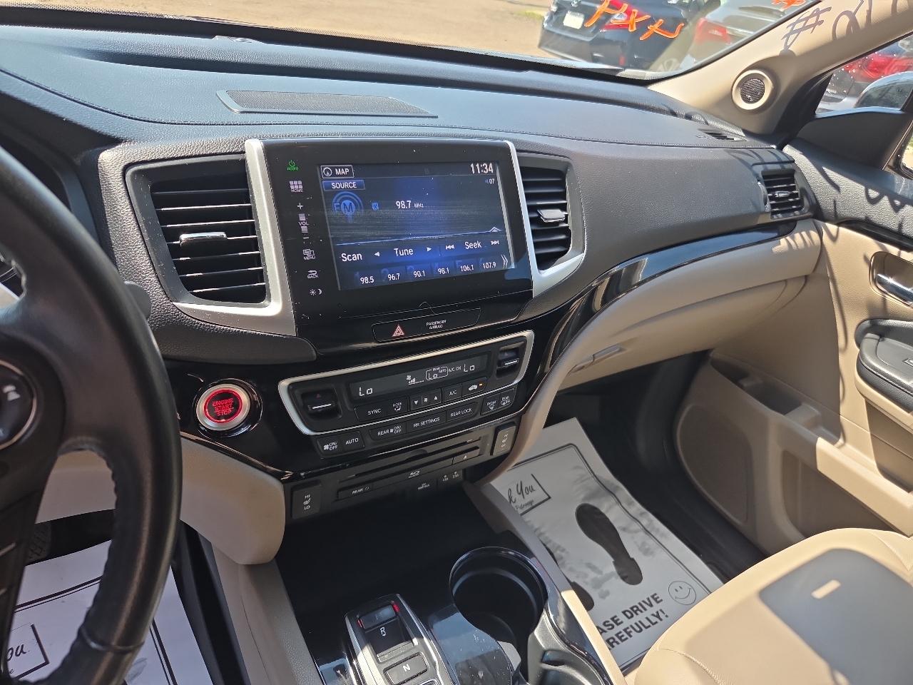 Honda Pilot AWD 4dr Touring w/RES & Navi 2016