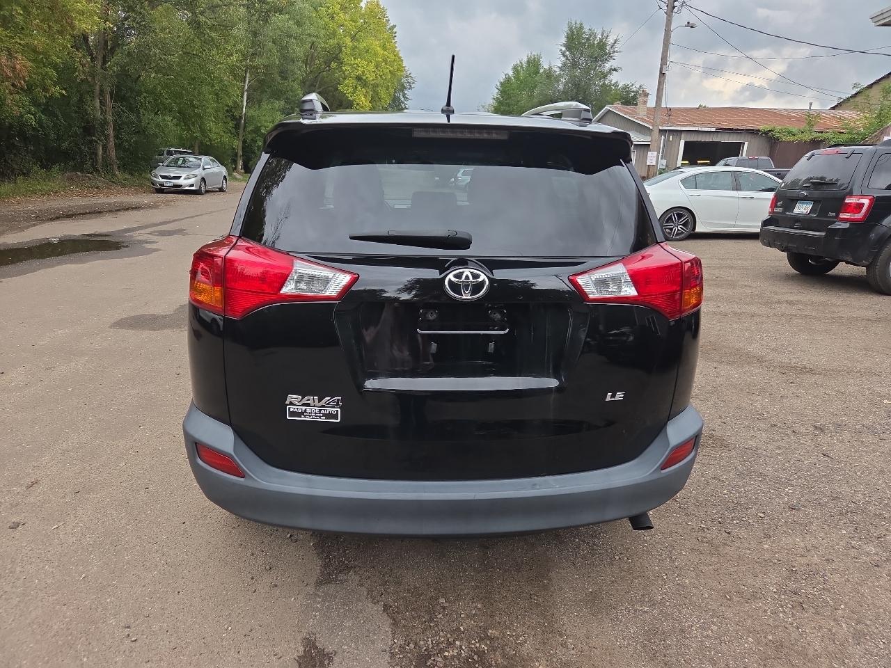 Toyota RAV4 FWD 4dr LE (Natl) 2015