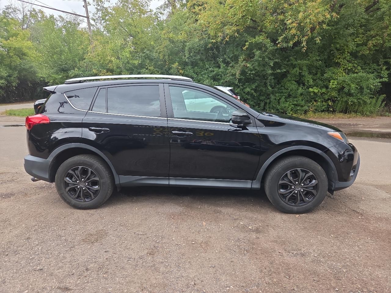 Toyota RAV4 FWD 4dr LE (Natl) 2015