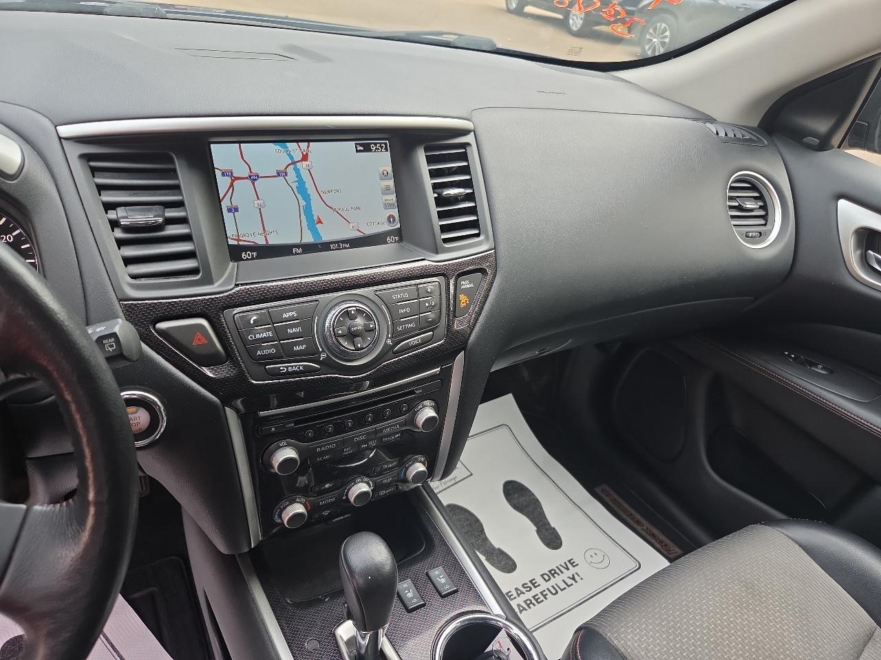 Nissan Pathfinder 4x4 SV 2020