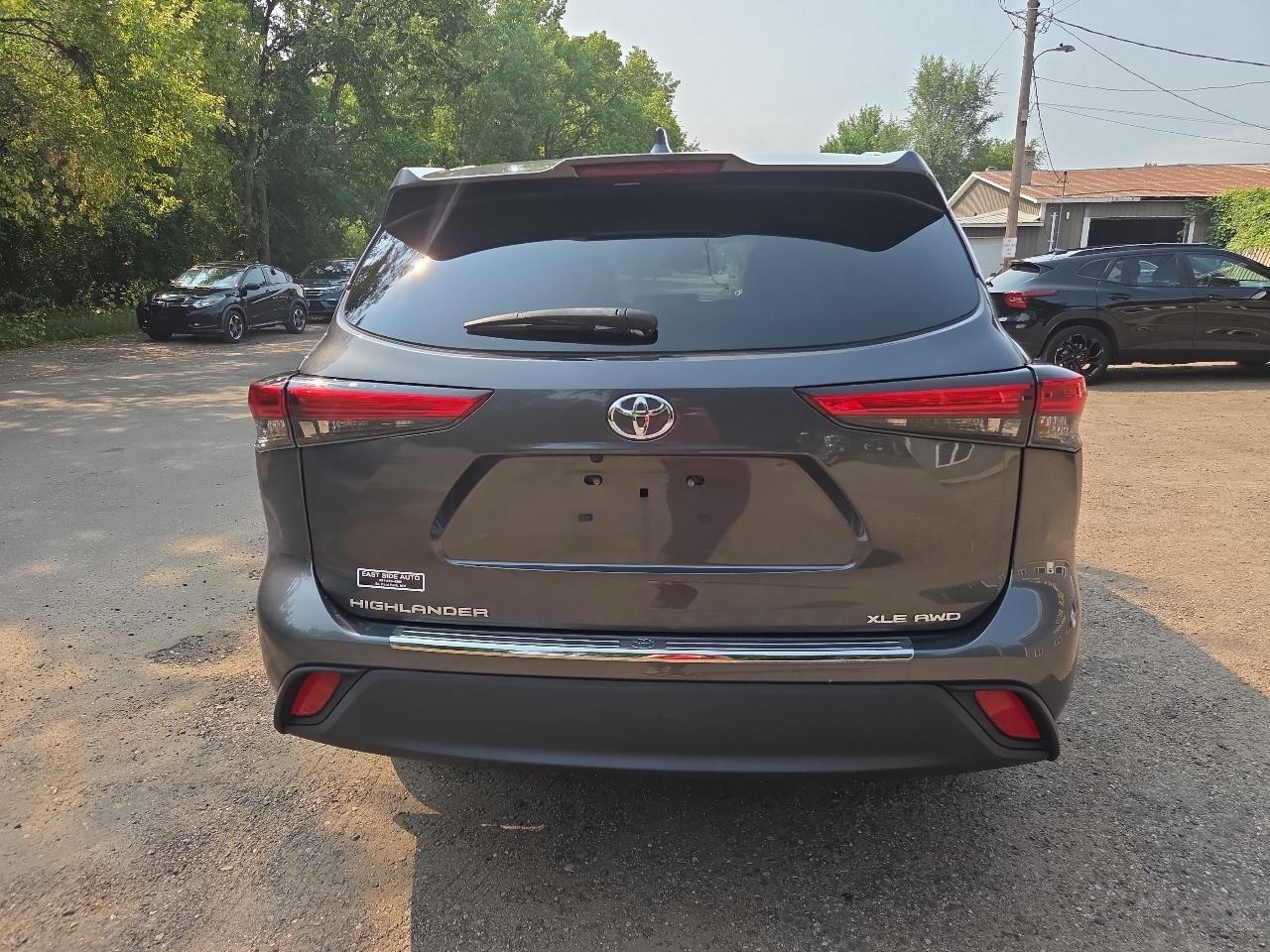 Toyota Highlander XLE AWD (Natl) 2021