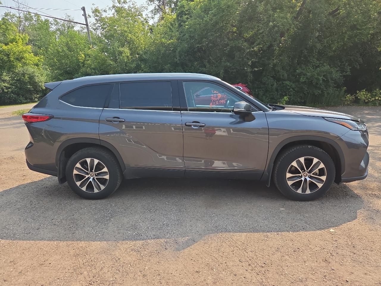 Toyota Highlander XLE AWD (Natl) 2021