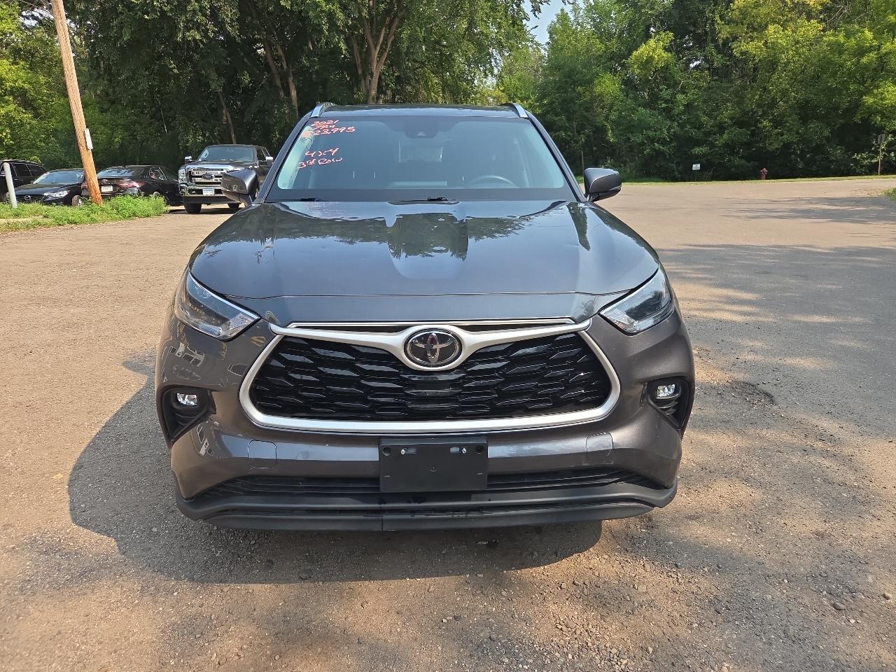 Toyota Highlander XLE AWD (Natl) 2021