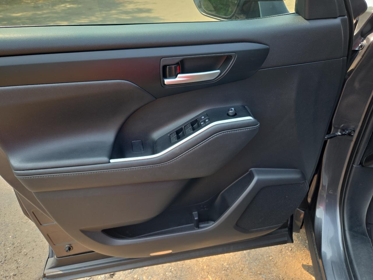 Toyota Highlander XLE AWD (Natl) 2021