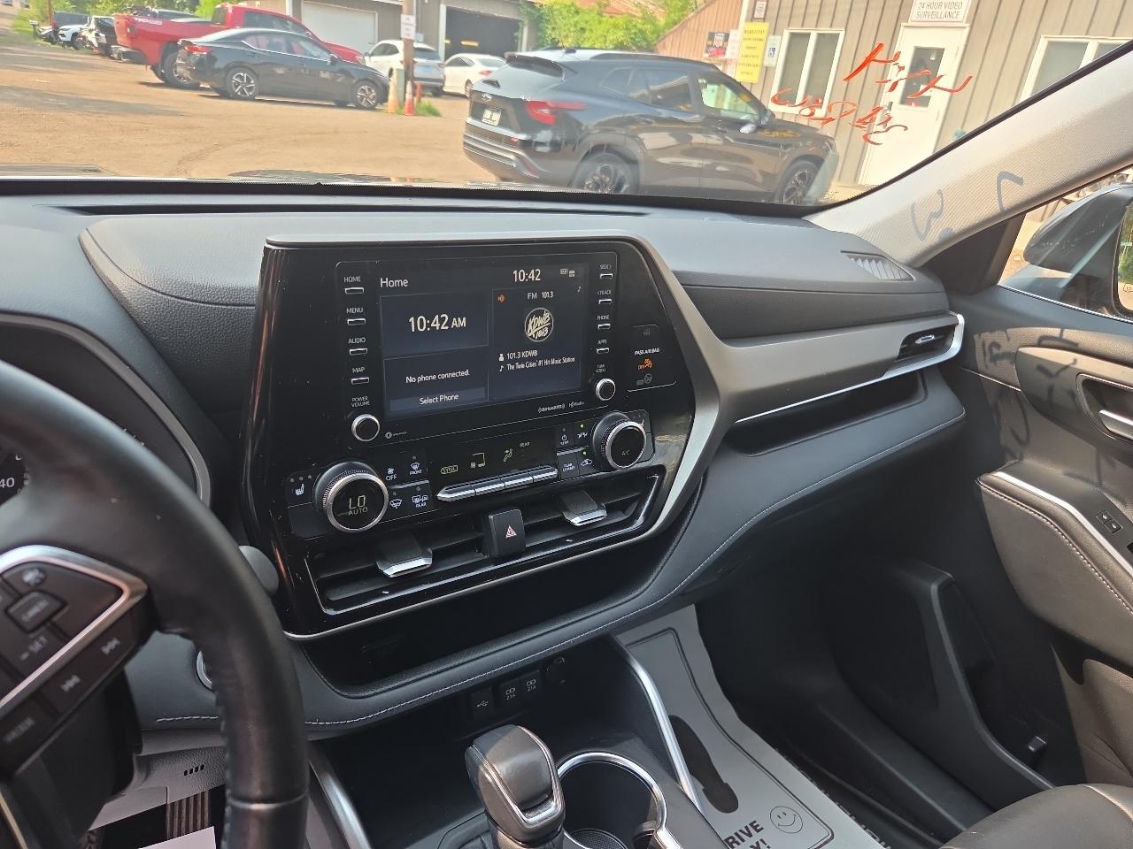 Toyota Highlander XLE AWD (Natl) 2021