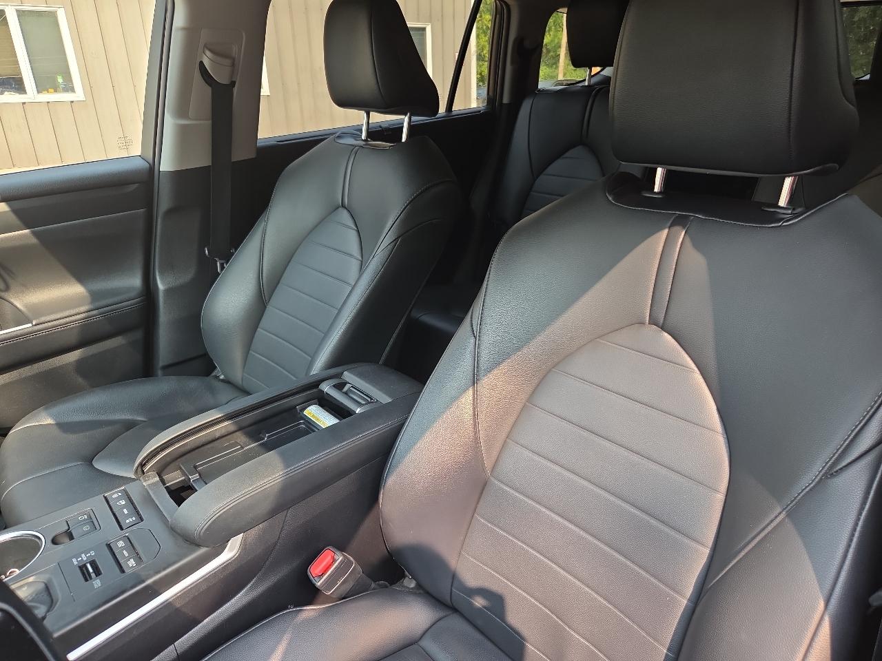 Toyota Highlander XLE AWD (Natl) 2021