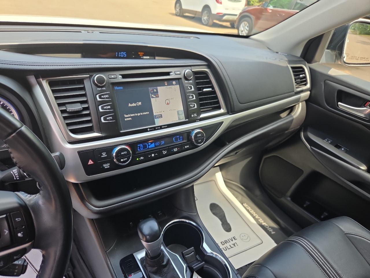 Toyota Highlander SE V6 AWD (Natl) 2018