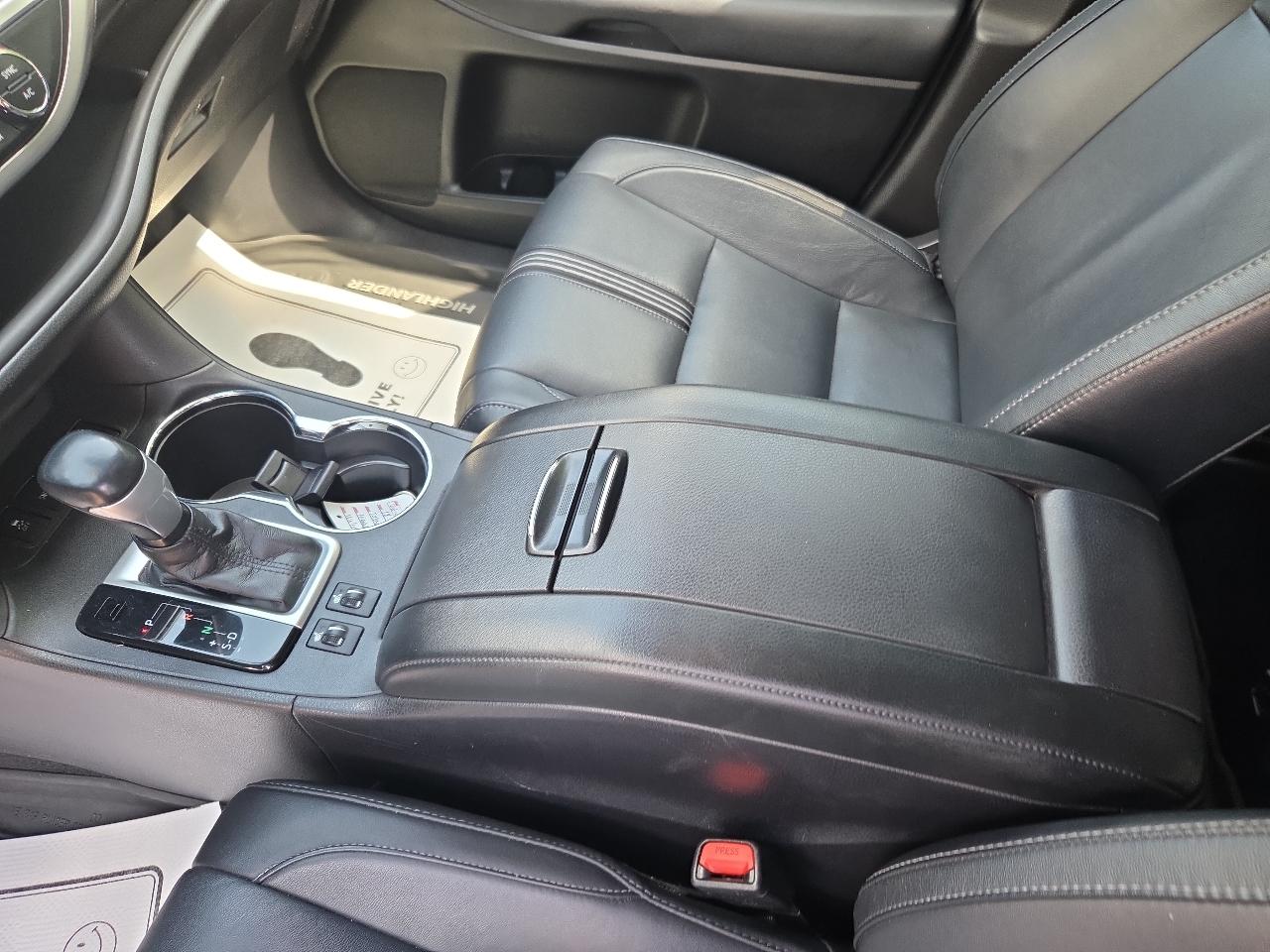 Toyota Highlander SE V6 AWD (Natl) 2018