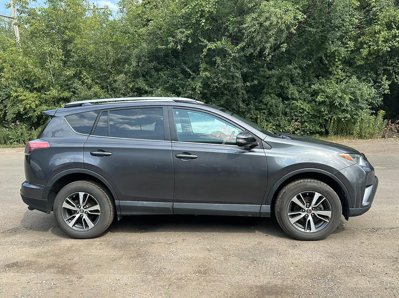 Toyota RAV4 AWD 4dr XLE (Natl) 2016