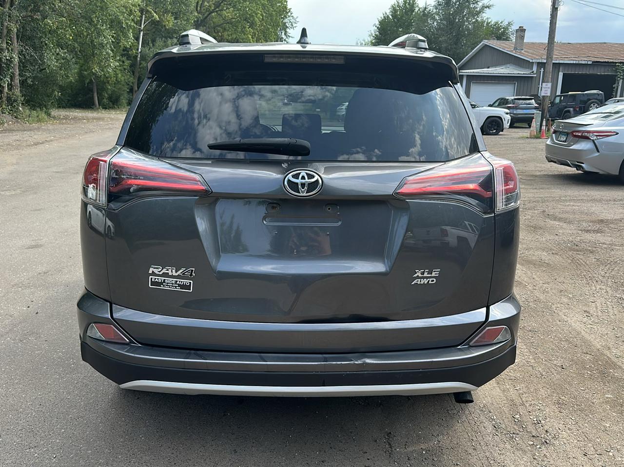 Toyota RAV4 AWD 4dr XLE (Natl) 2016