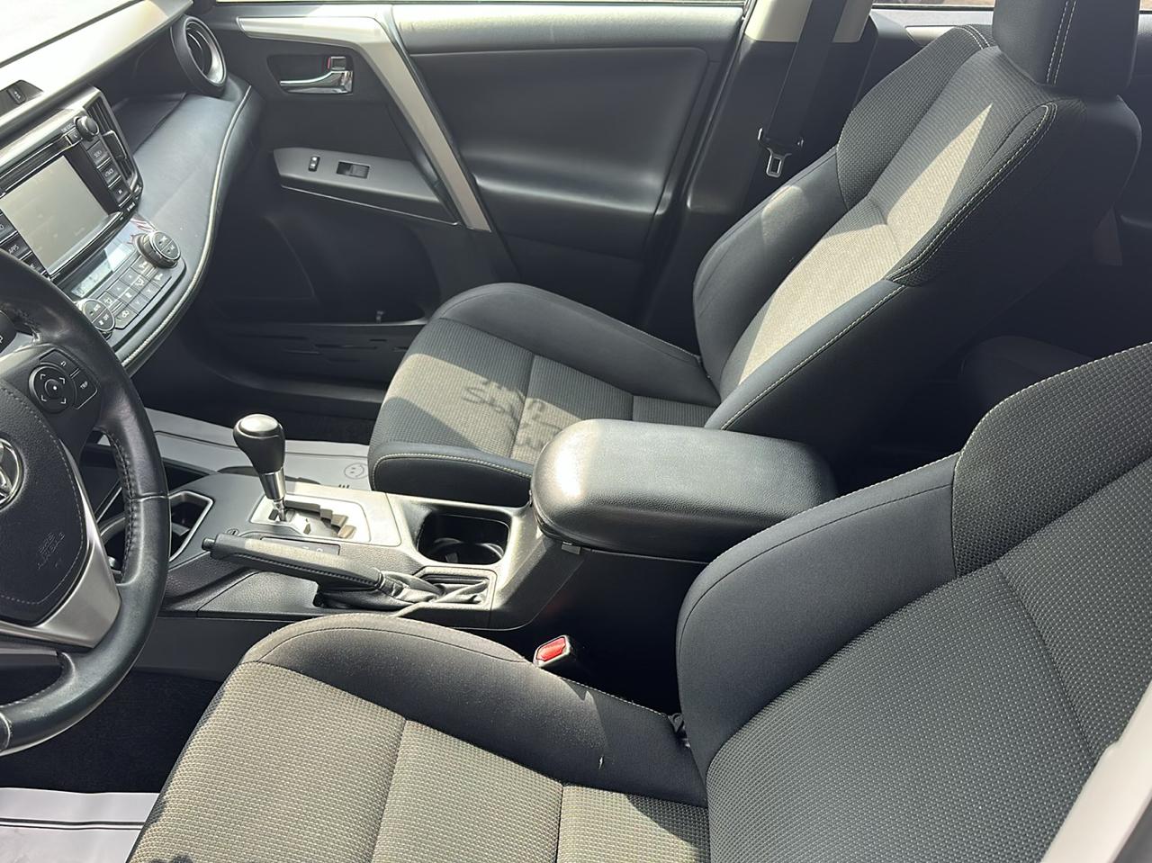 Toyota RAV4 AWD 4dr XLE (Natl) 2016