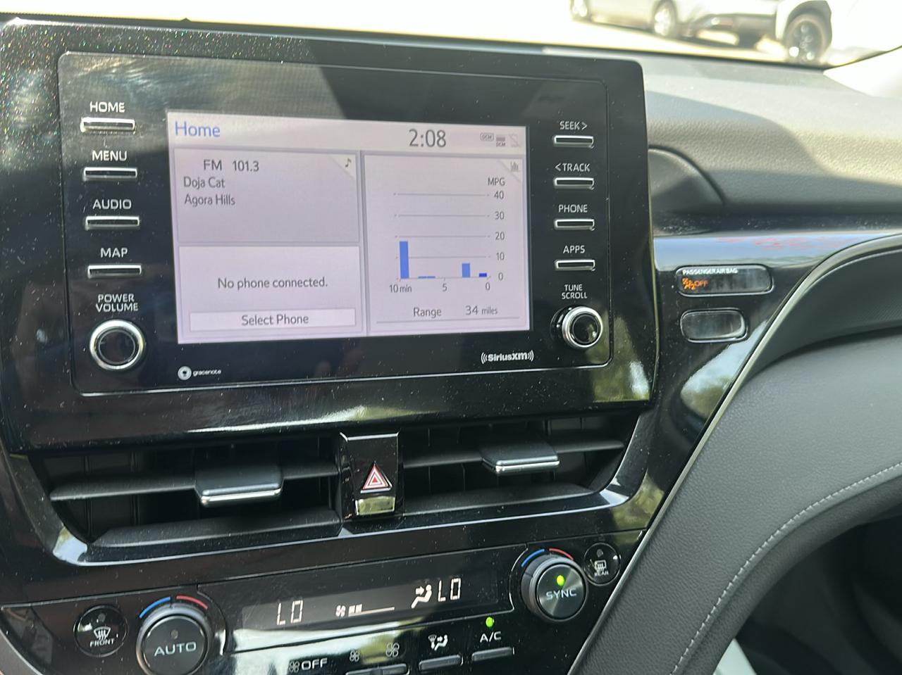 Toyota Camry LE Auto (Natl) 2022