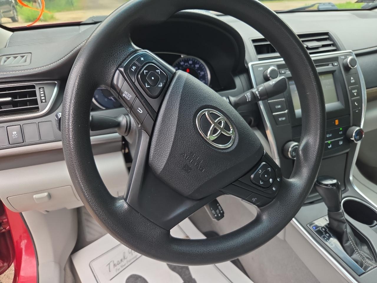 Toyota Camry XLE Auto (Natl) 2017