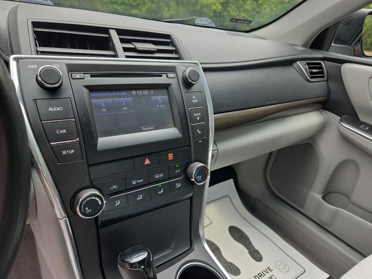 Toyota Camry XLE Auto (Natl) 2017