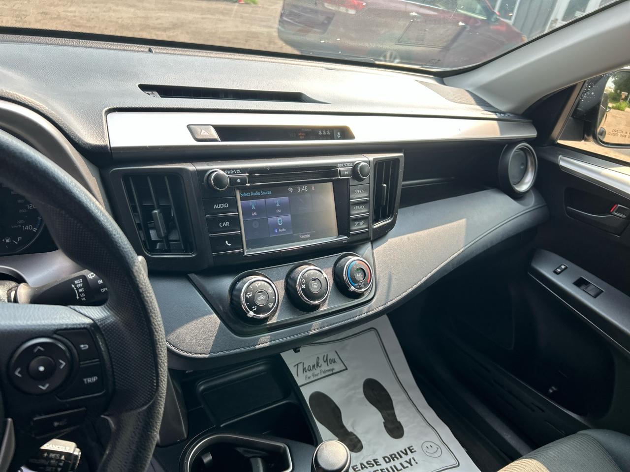 Toyota RAV4 LE AWD (Natl) 2017