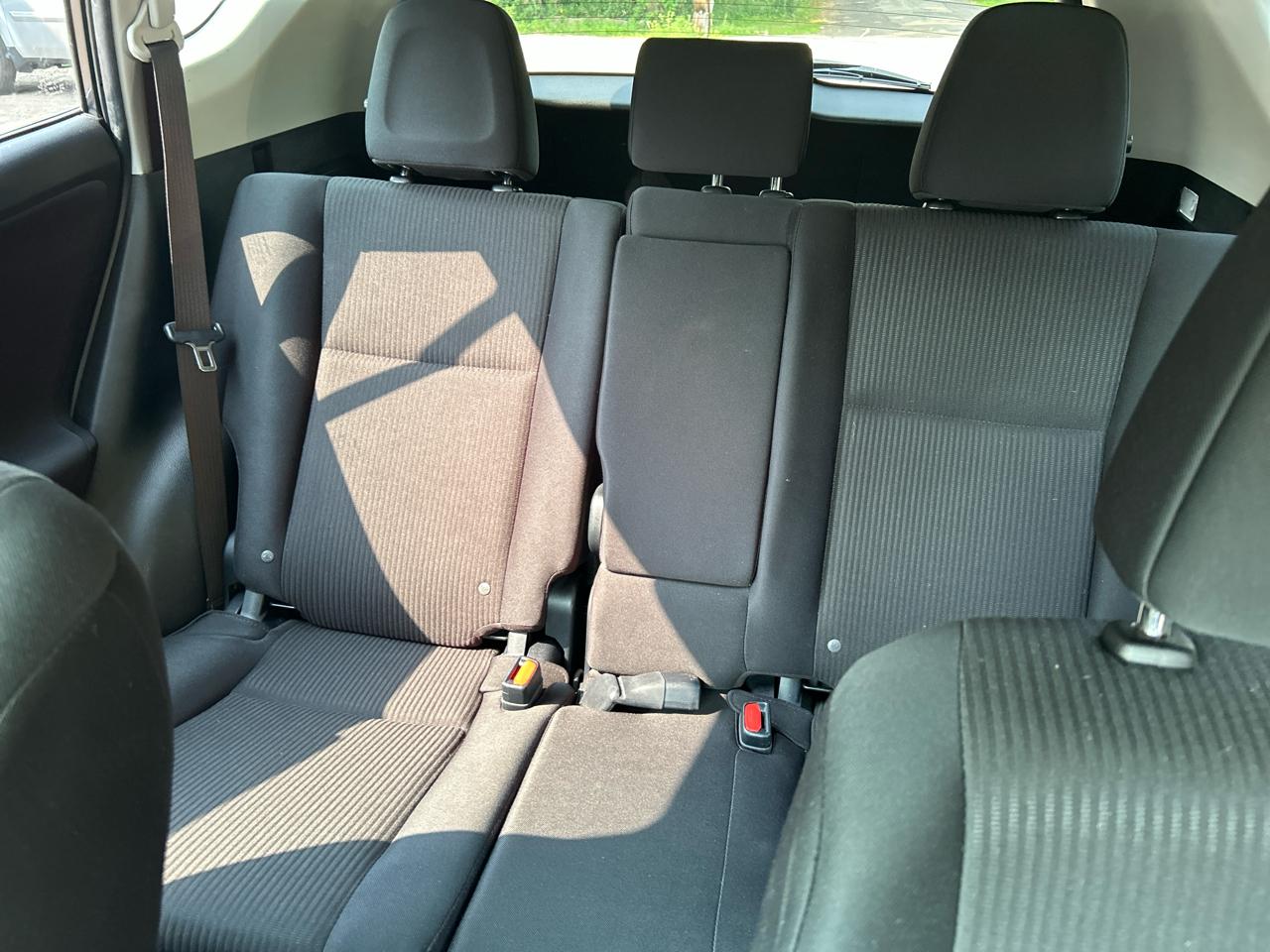 Toyota RAV4 LE AWD (Natl) 2017