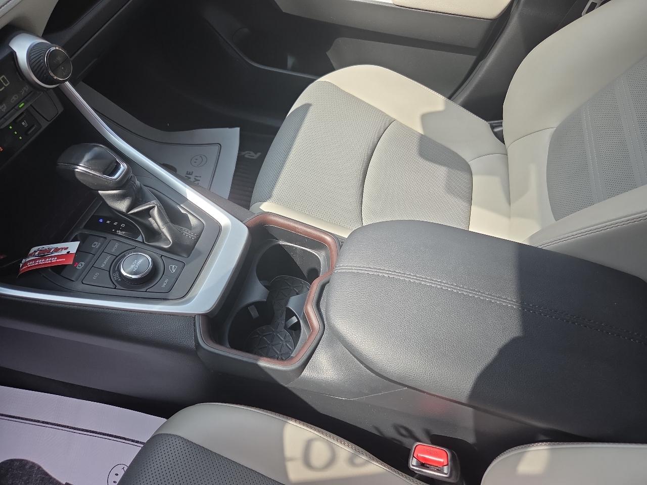 Toyota RAV4 Limited AWD (Natl) 2020
